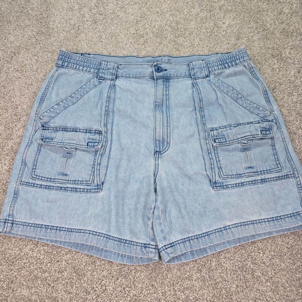 St. Johns Bay Mens Light Wash Denim Cargo Shorts Size 40 Elastic Waist Cotton